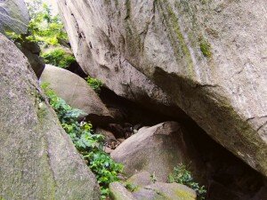 Owacave.©naijatreks Entrance to Owa Cave, Idanre, Nigeria.©naijatreks